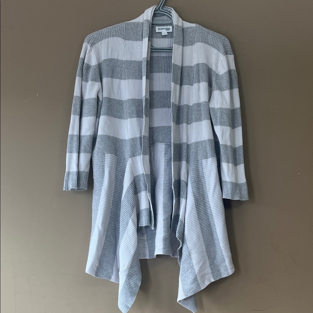 Elegant Striped Cardigan in Gray and White